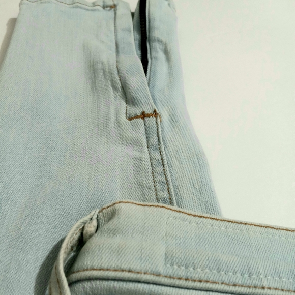 Rag & Bone Jean The ZIPPER CAPRI Jeans in SHREDDED NORTE 26 Distressed - Picture 5 of 8